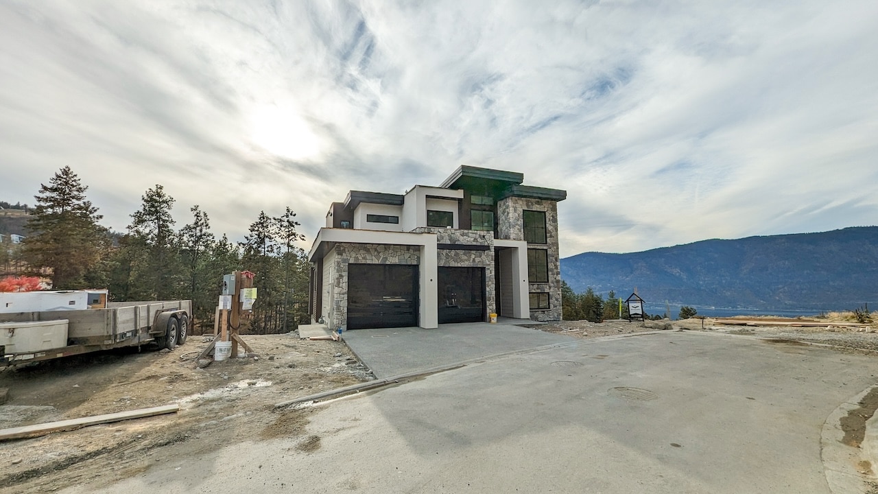 McKinley Beach Parkside Lot 2, Siding Finished • Rykon Construction